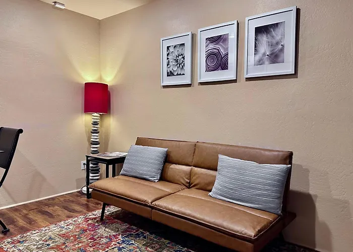 Mountain View Apartment, Residential Area, Private Entrance